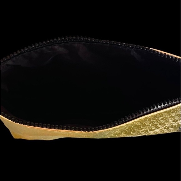 Authentic YSL clutch / crossbody with dust bag Set New without tags 🎁 - Picture 4 of 16